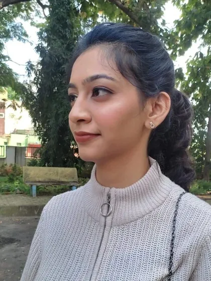 This is my signature "no-makeup" makeup style, created for Chandana's pre-wedding shoot. It's perfect for brides who want to look fresh and polished while still feeling completely like themselves.