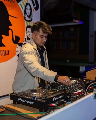 Live Entertainment & Special Events