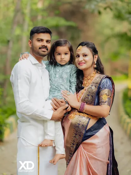 Celebrating the next chapter as a growing family. I love including older siblings in maternity shoots to capture the excitement and love that everyone shares for the new baby on the way.