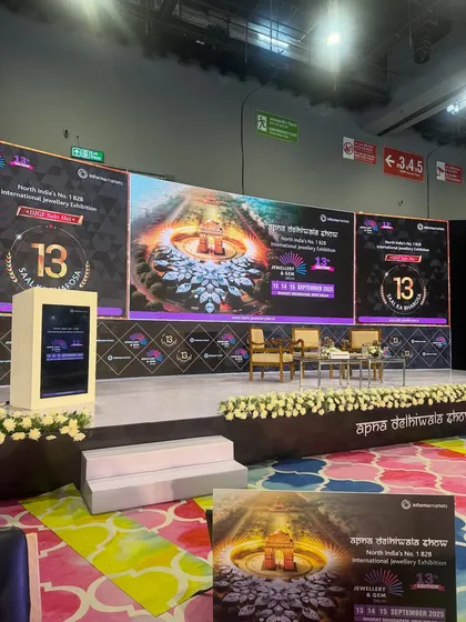 A view of the grand stage setup for the B2B Jewellery & Gem Exhibition before the proceedings began.