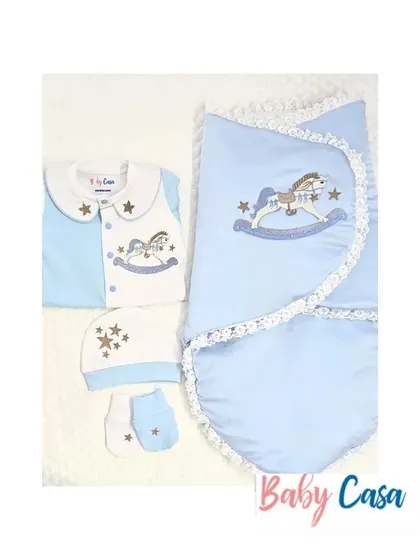 A classic rocking horse theme for this baby blue summer set. The combo includes a lightweight wrap and a comfortable romper with a peter pan collar, perfect for warmer days.