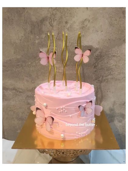 Elegant Floral & Butterfly Cakes photo 7