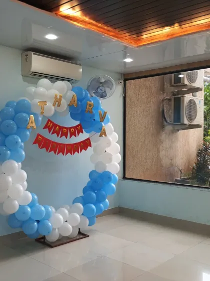 This balloon ring setup looks great in any party hall or home.