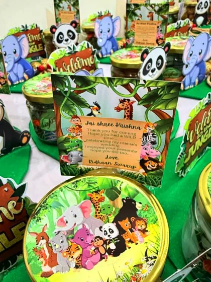 Even our budget-friendly hampers come with high-quality, custom-themed details like these jar lids and thank you cards.