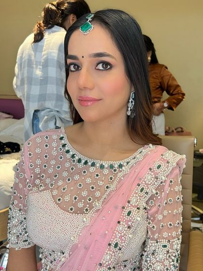 Minimal glam for a court wedding. This look is all about looking polished and elegant, with a focus on defined eyes and a fresh, natural complexion.