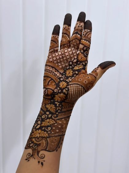 Full Bridal & Engagement Mehendi photo 46
