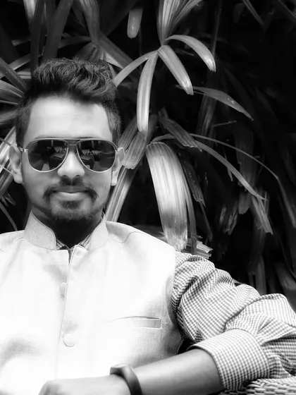 This black and white portrait captures my belief in a unique, individualized approach. In law, there is no one-size-fits-all solution, and I tailor my strategy to the specific needs of each case.