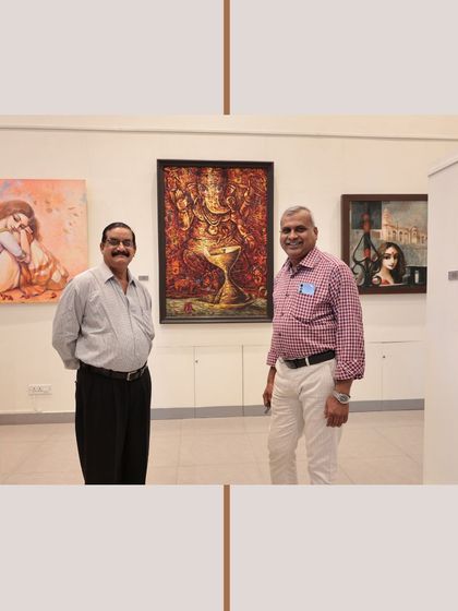 Delighting in moments of discovery and inspiration. Here are some snapshots of our visitors immersed in the beauty of art during a recent exhibition.