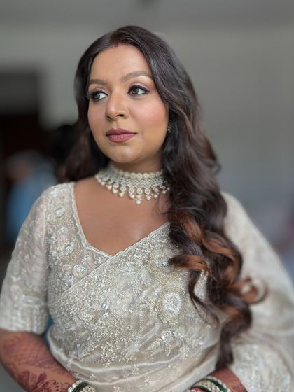 Modern Pastel & White Bridal Looks photo 60