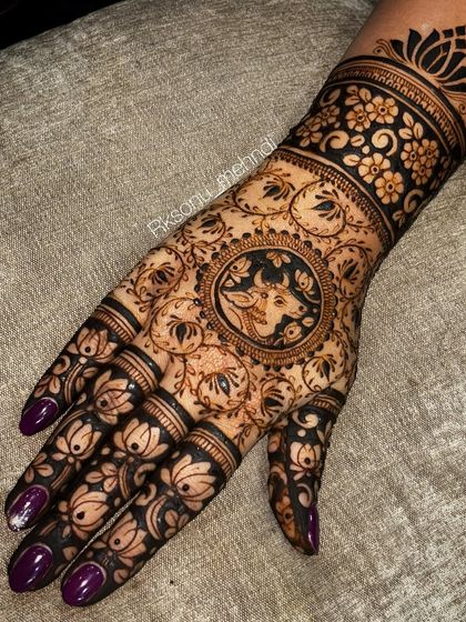 Sonu - Special Occasion Mehndi Personalized Figure & Portrait Work photo 4