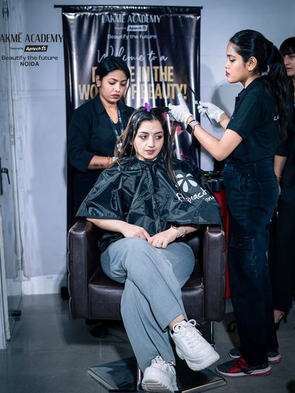 A student applying Nanoplastia treatment under the guidance of a professional trainer. Our classes are hands-on and supervised.