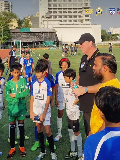 Jason Withe sharing his tactical knowledge with our academy players and coaches. These interactions inspire our young talents and reinforce our commitment to excellence.