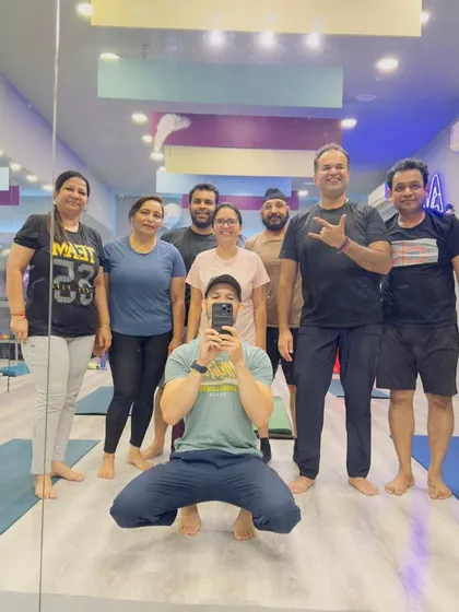 The morning crew from our Crush Fitness core strength class, starting their day strong together.