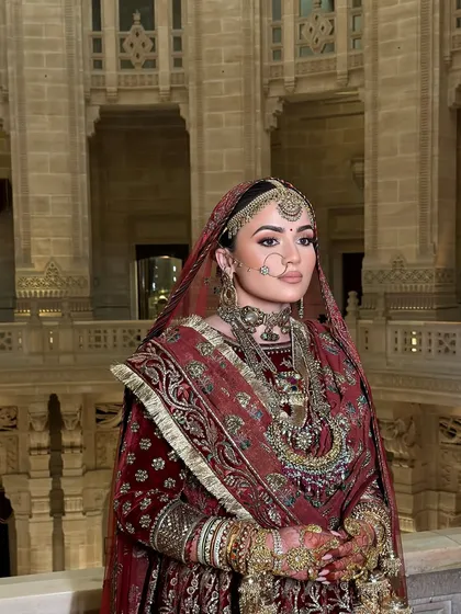 The definition of Royalty. This bride at Umaid Bhawan Palace is the epitome of a classic JJ Valaya bride, with makeup that is both grand and timeless.