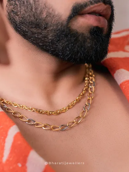 We present our collection for the modern man. These layered gold chains from our Noya line are crafted to add a layer of sophistication and confident style, blurring the lines between classic and contemporary.