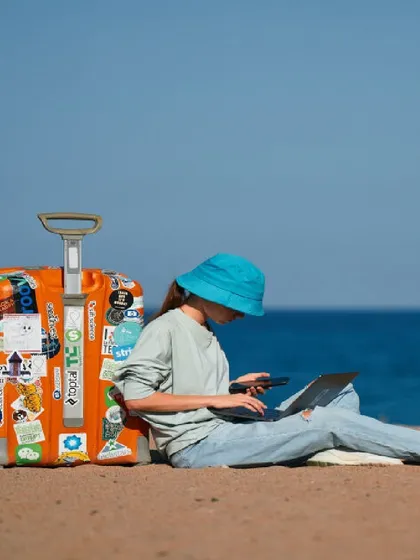 Enjoy the freedom to work or explore anywhere, without being weighed down by your luggage. We offer a secure space for your bags, so you can experience your destination hands-free, whether you're a digital nomad on a work trip or a tourist soaking in the sights.