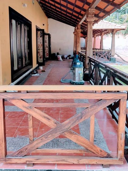 This is a duplicate of ID 111. The veranda of the Sakleshpur bungalow during its modernization.