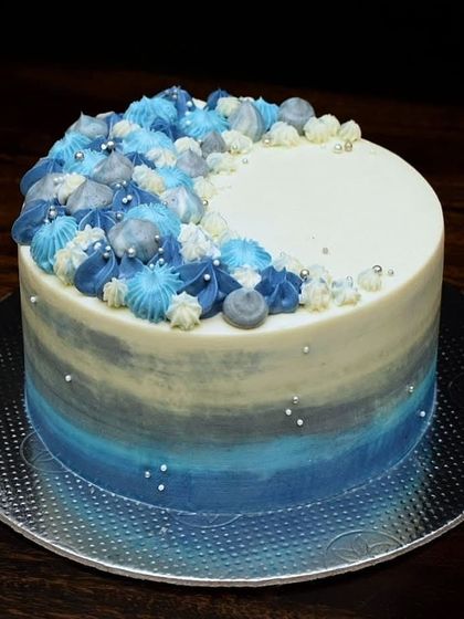 Amritha - Custom Celebration Cakes Floral & Buttercream Artistry photo 14