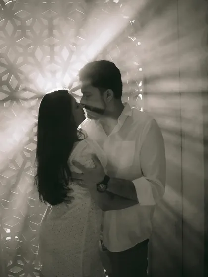 Using light and shadow to create art. This dramatic, backlit silhouette is an example of the creative and artistic pre-wedding portraits I love to craft.