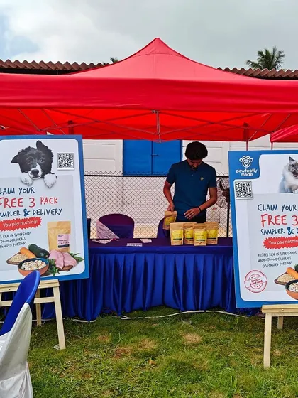 Our stall at the Fur Utsav event, ready to welcome all the pets and their parents with free samplers.