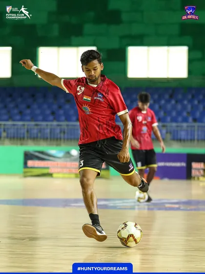 A powerful shot during the semi-final warm-up session.