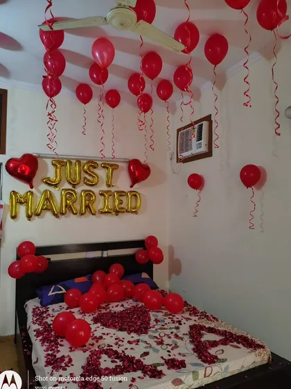 A duplicate image showing the all-red 'Just Married' room decoration, a popular choice for creating a passionate and romantic atmosphere.