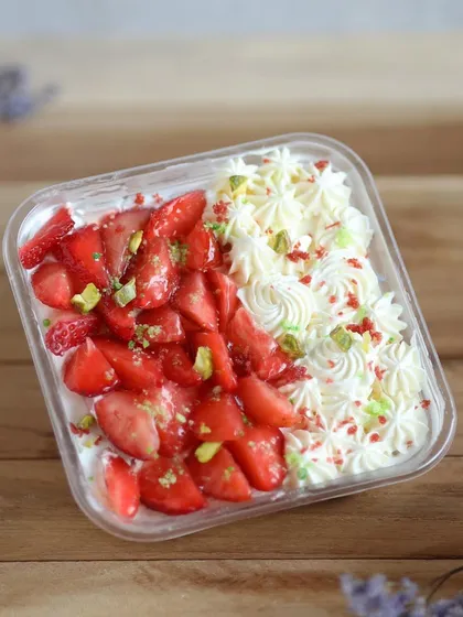 A light and fresh Strawberry and Cream dessert box, perfect for those who love fruity and creamy desserts.