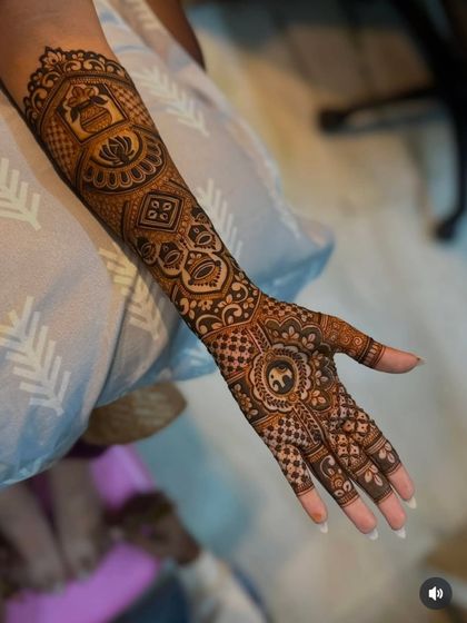 Kanha Mehandi - Bridal Mehndi Intricate Hand Designs photo 7
