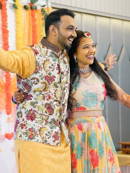 A couple's enthusiastic dance performance at their Sangeet.