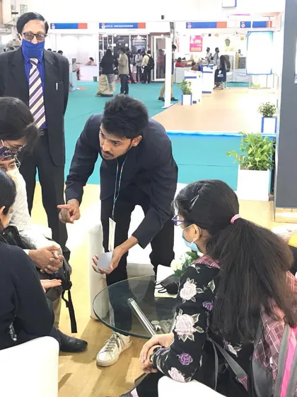 A more intimate performance for a small group of high-value prospects at a booth's meeting area. I can tailor the experience for VIPs or key decision-makers.
