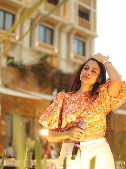 A candid moment during a soundcheck in Udaipur. Even when plans change due to rain, we can create an intimate and magical musical experience indoors.