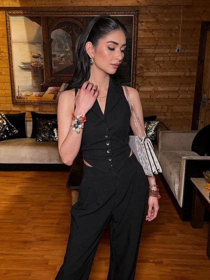 Another shot of this modern and powerful hairstyle, perfect for a fashion-forward look.