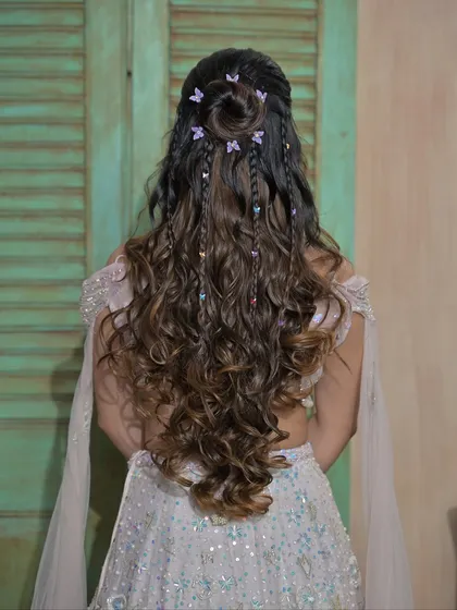 The full view of this beautiful and unique hairstyle from the back.