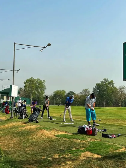 A busy scene on the range, with our Hamoni sign visible, welcoming everyone to the camp.