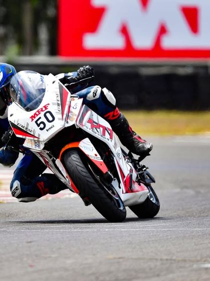 Rohith navigating a corner at the Madras International Circuit, fighting his way through the pack after an early setback.