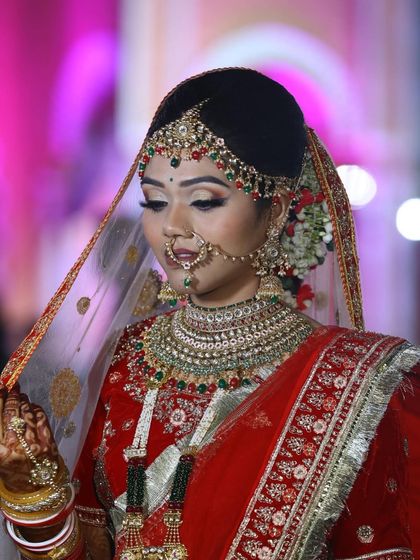 Classic Red & Gold Bridal Looks photo 3