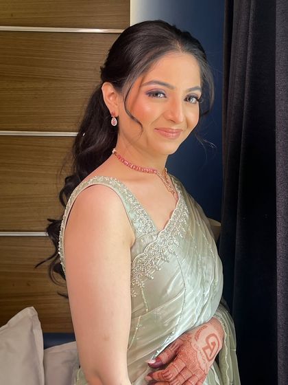 Modern Pastel & White Bridal Looks photo 76