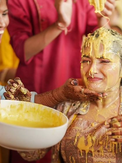 A classic Haldi moment, captured amidst the fun of the Coachella themed party. Even with a modern twist, we make sure the heart of the tradition shines through.
