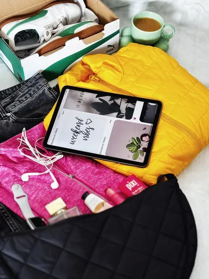 A great outfit starts with a mood. This flat lay shows the essentials for a vibrant weekend, combining colorful clothing pieces with my go-to accessories and tech. It’s a peek into how I curate looks based on energy and intention.
