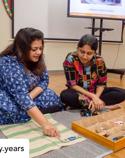 A teacher from Kai Early Years explores the grammar symbols during our workshop. These hands-on sessions empower educators to confidently present abstract concepts like parts of speech in a concrete, engaging way.