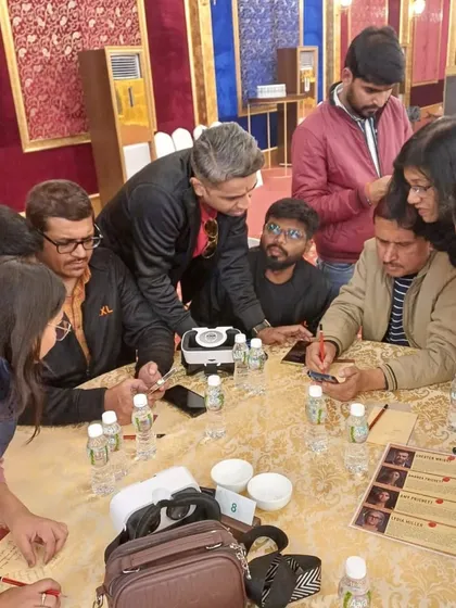 Team building should be an experience, not just an exercise. Here, we had the EXL team dive into a collaborative VR murder mystery. I facilitate these modern, engaging activities to ensure teams connect, solve problems, and build real camaraderie.
