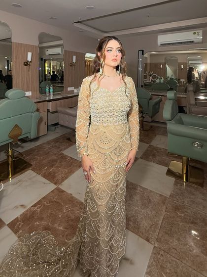 This client is the epitome of glamour. The entire look is sophisticated, elegant, and absolutely stunning.