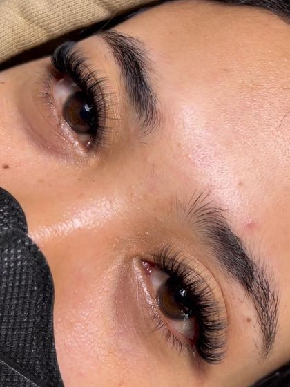 The Palette - Eyelash Extensions Volume Lashes: For Maximum Drama photo 15