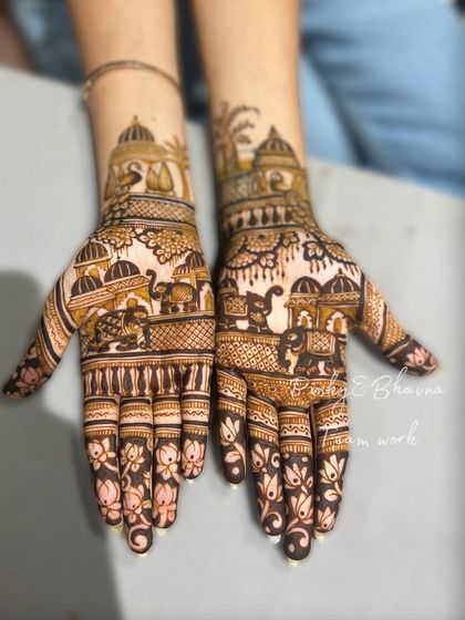 A beautiful and full design featuring elephants and palace motifs, perfect for a grand celebration.