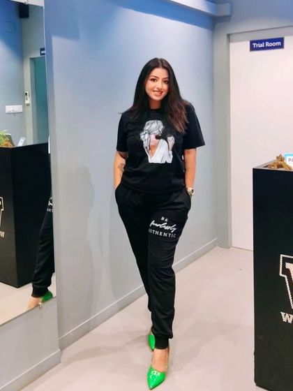 A customer looking stylish in a custom printed co-ord set. I can print on both the t-shirt and the joggers for a complete look.