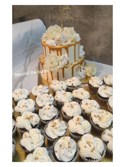 Wedding & Engagement Cakes photo 16