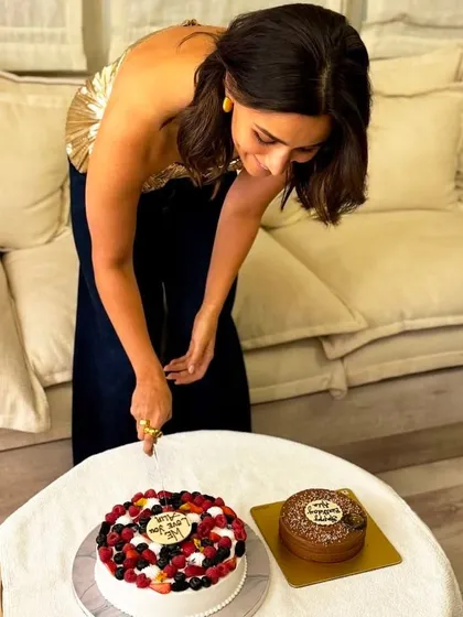 It was an absolute joy to bake for Alia Bhatt's birthday celebration. Here she is, about to enjoy my Milk Soaked White Chocolate Mousse Cake with Fresh Berries. Creating sweet moments for special occasions is what I love most.