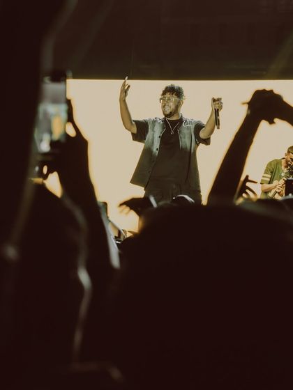 Reaching out to my fans during a performance at a DU fest. It's a two way street, I give you my energy, and I take yours.