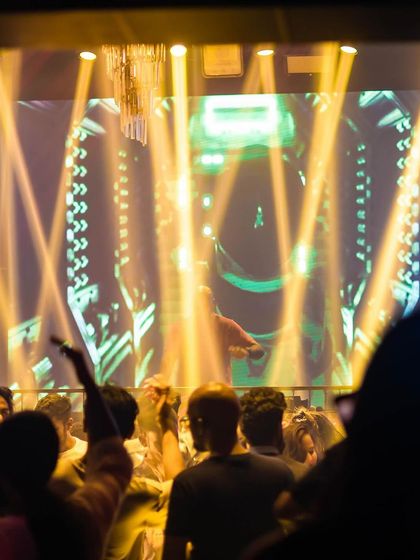 A wide shot of the stage and lighting.