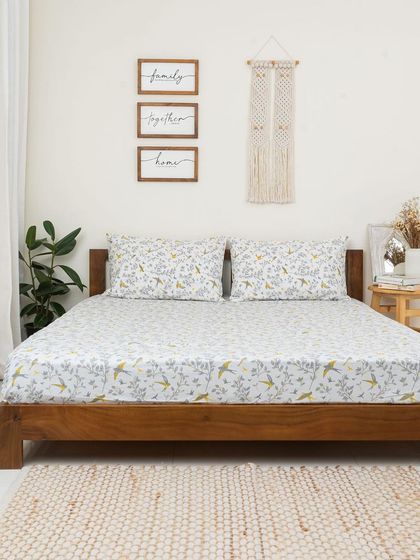 The Yellow Dwelling - Custom Soft Furnishings Cozy Bedrooms: Bedding & Quilts photo 7